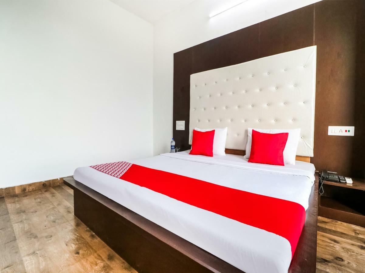 Oyo 47630 Grand Villa Moga Экстерьер фото