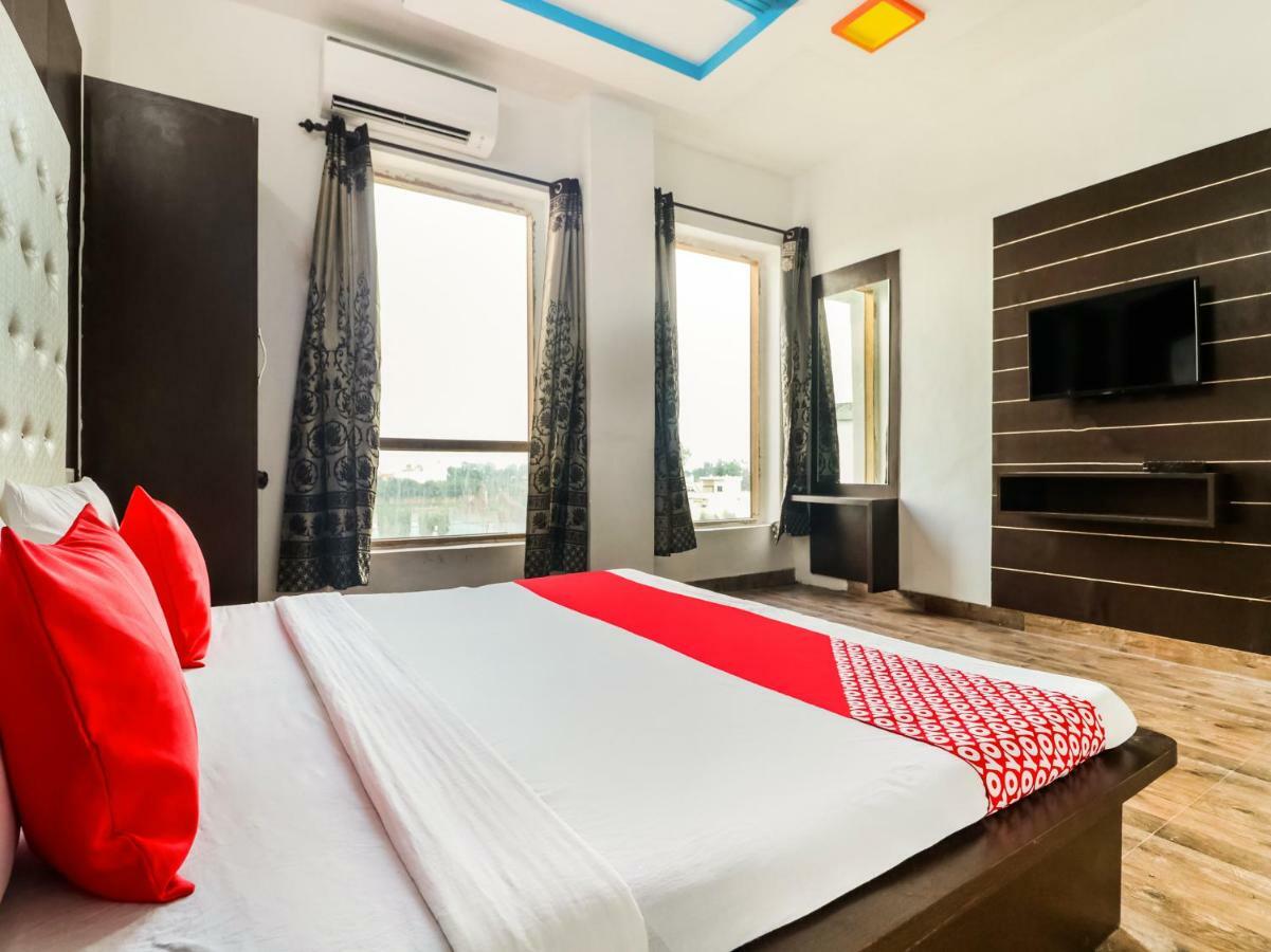 Oyo 47630 Grand Villa Moga Экстерьер фото