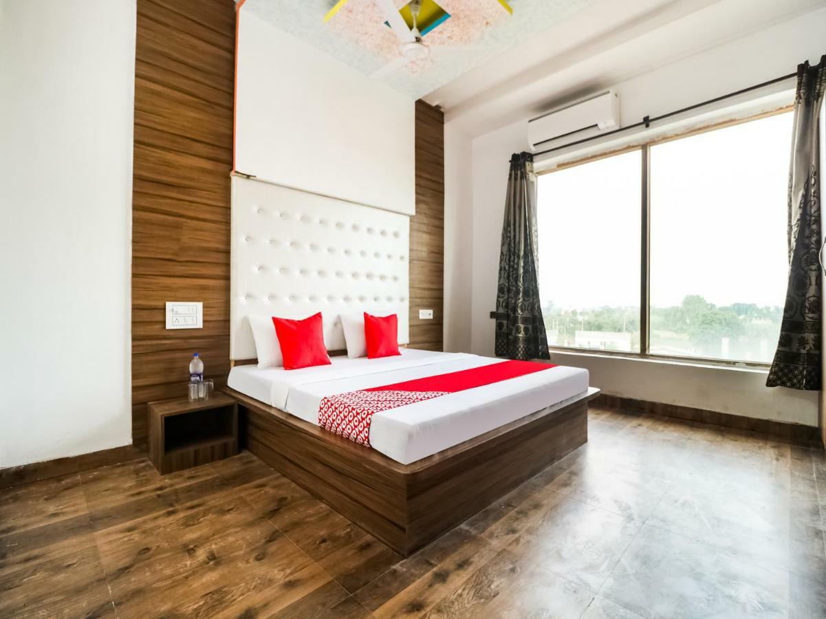 Oyo 47630 Grand Villa Moga Экстерьер фото